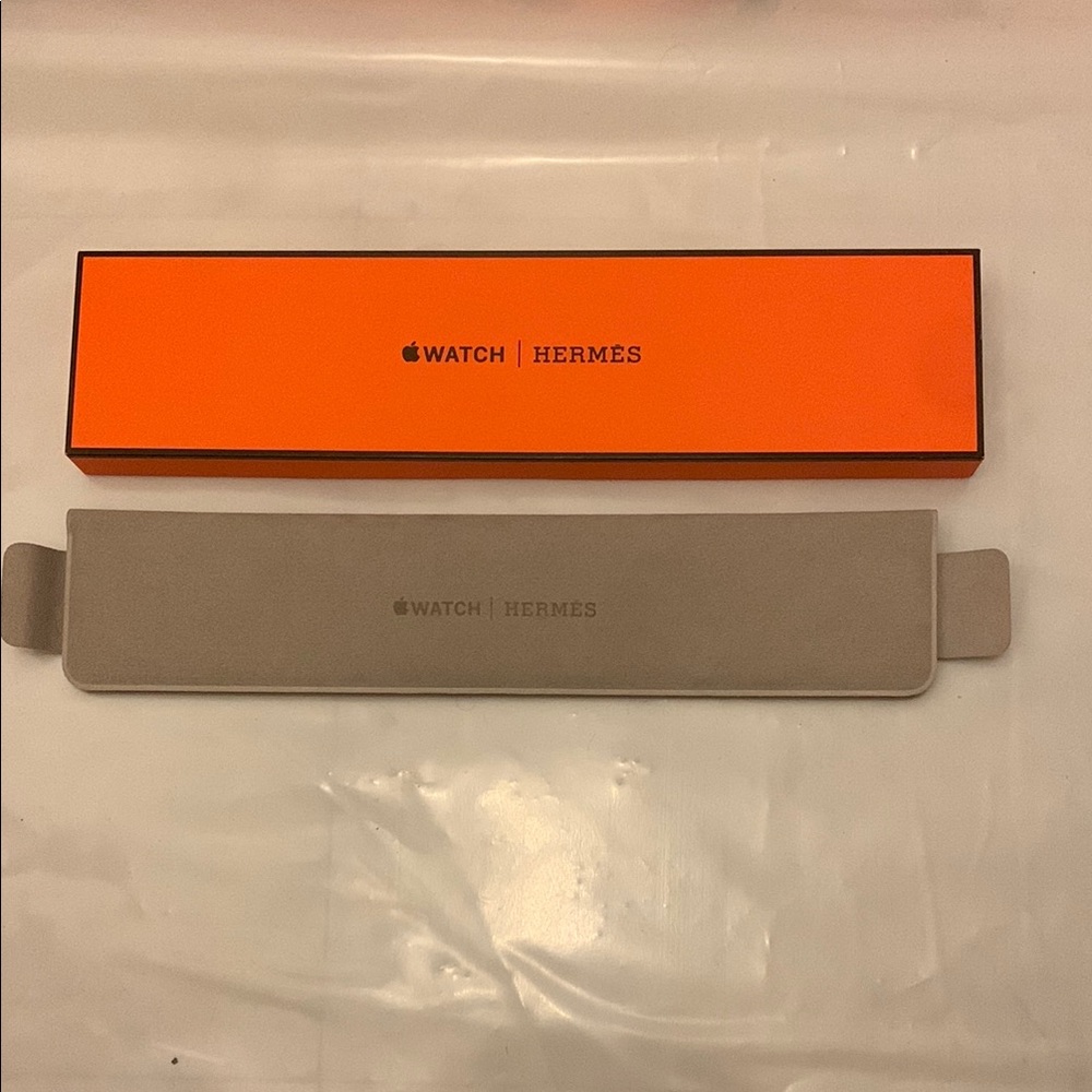 Apple Watch Hermès Box and Case